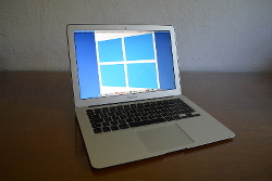 Computadora Macbook Air con Windows